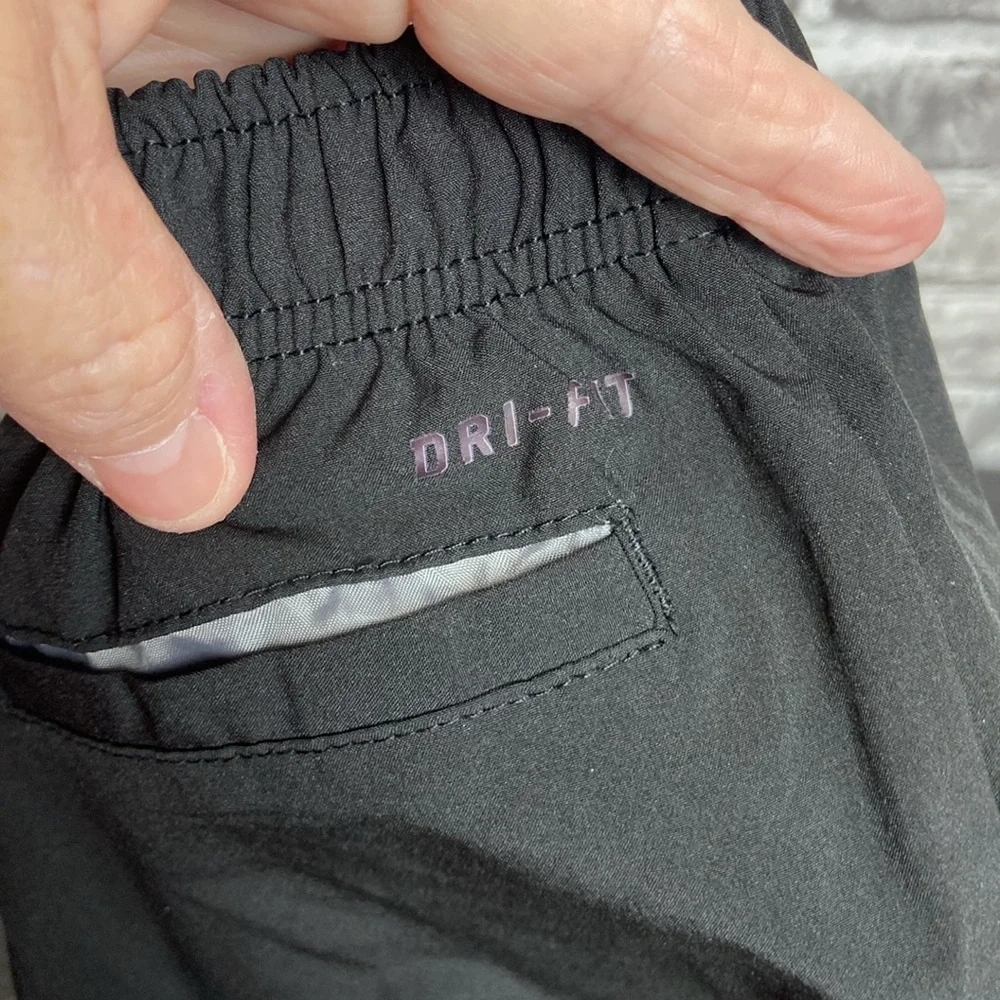 Nike - Picture 5 of 8